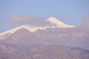 besneeuwde berglandschap foto