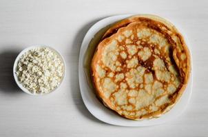 zelfgemaakte pannenkoeken op de plaat foto