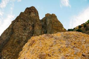 de bergen van kaap gloeiend op de Krim foto