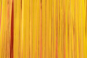 weefgetouw dat bereid vezels voor het weven werk in oude keer geweven met natuurlijk vezels en is handwerk dat is populair met mensen omdat het weven van natuurlijk vezels duurt heel lang tijd naar weven. foto