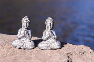 klein Boeddha standbeelden foto