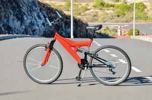 rood berg fiets foto