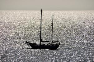 schip op zee foto