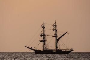 schip op zee foto