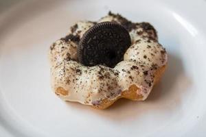 zwart en wit koekje donut foto