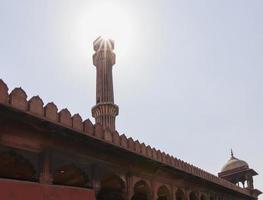 minaret van jama masjid moskee in oud Delhi in Indië foto