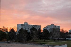 zonsopkomst in Slowakije dorp, in de omgeving van zeven uur in de ochtend. tranava, Slowakije, sk, 2023 foto