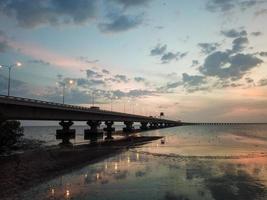 zonsondergang Bij penang tweede brug foto