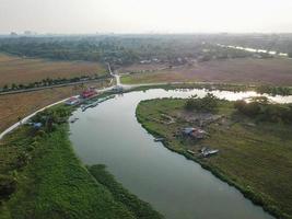 sungai perai rivier- Bij kampung terus foto