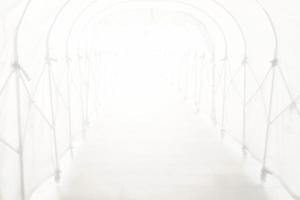wit tunnel tent met licht lek. foto