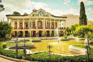 shiraz, iran, 2022 - populair toerist bestemming - mooi huis in shapouri tuin in centraal Shiraz stad foto