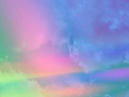 schoonheid zoete pastel roze groen kleurrijk met pluizige wolken aan de hemel. regenboog afbeelding in meerdere kleuren. abstracte fantasie groeiend licht foto