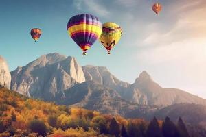 kleurrijk heet lucht ballonnen vlieg in lucht mooi berg landschap foto