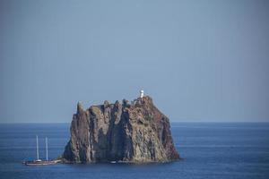 strombolicchio eiland De volgende naar stromboli foto