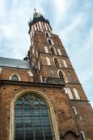 Krakau, Polen 2017 - toeristische architectonische attracties op het marktplein van Krakau