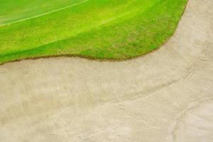 bovenaanzicht van een golfbaan foto