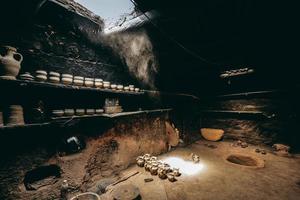 handgemaakt pottenbakkerij is een kostbaar cultureel voorzien zijn van in de volk huizen Aan hoog tempo in kashgar foto