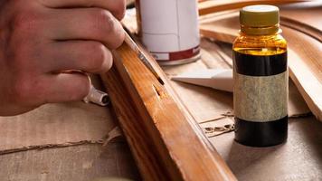 een retouchering op hout schilderen