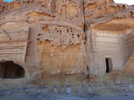 mooi dag visie van al hegra, madain saleh archeologisch plaats in al ula, saudi Arabië. foto