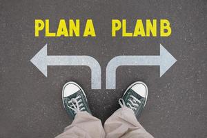 plan a, plan b - poten met trainer schoenen foto