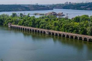 hydro-elektrische brug over de rivier de Dnjepr foto