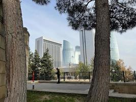 visie van modern wolkenkrabbers in Baku, Azerbeidzjan foto