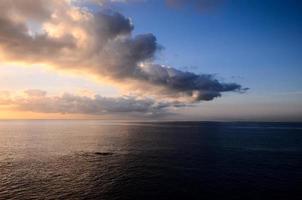 zonsondergang over de zee foto