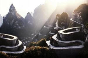 de kronkelend weg Aan de berg, China foto