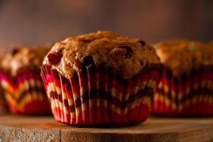 zelfgemaakte cupcakes met rozijnen foto
