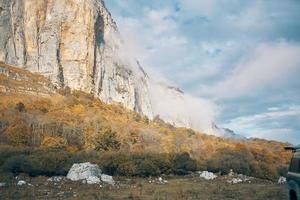 hoog bergen landschap rotsen herfst avontuur vers lucht foto