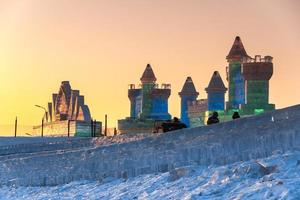 harbin Internationale ijs en sneeuw beeldhouwwerk festival is een jaar- winter festival in harbin, China. het is de wereld grootste ijs en sneeuw festival. foto