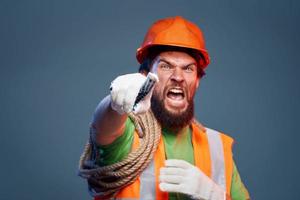 schreeuwen Mens bijgesneden visie van oranje moeilijk hoed emotie professioneel foto