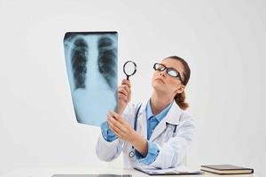 vrouw radioloog eenzaam schot long examen Gezondheid foto