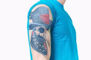 tatoeëren Aan arm detailopname levensstijl licht achtergrond foto