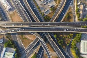 snelweg knooppunt van antenne visie foto