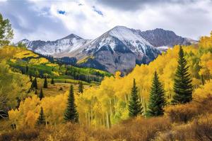 Colorado rotsachtig bergen gedurende de de vallen seizoen foto