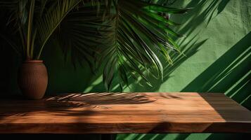 houten tafel voor tonen Product Scherm en presentatie, zomer en palm bladeren achtergrond, kopiëren ruimte. generatief ai. foto