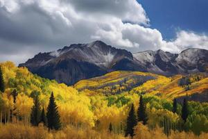 Colorado rotsachtig bergen gedurende de de vallen seizoen foto