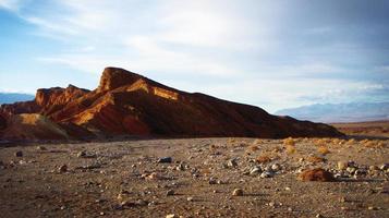Death Valley in Californië met een blauwe lucht foto