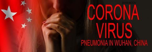 vrouw bidt omdat van corona virus. ziek vrouw foto