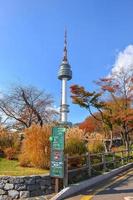 seoel, zuiden Korea - nov 15, 2017-seoul toren Aan namsan berg, seoel, zuiden Korea foto