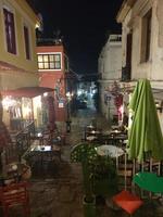 Athene nacht met monastiraki plein en oud plaka acropolis heuvel Aan voet wandelen verkennen Griekenland groot grootte hoog kwaliteit prints foto