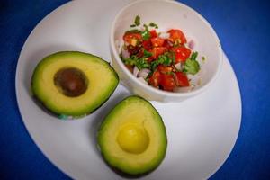 avocado en pico de gallo foto