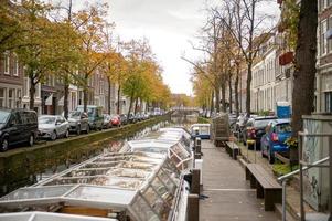 de nederland, Delft, oktober 2022. hoofd attractie in herfst. excursie boot foto
