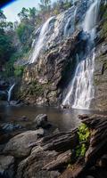 khlong lan waterval, mooi watervallen in klong lan nationaal park van Thailand foto
