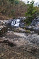 khlong naam lai waterval, mooi watervallen in klong lan nationaal park van Thailand foto