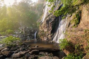 khlong lan waterval, mooi watervallen in klong lan nationaal park van Thailand foto