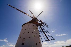 een oud windmolen foto