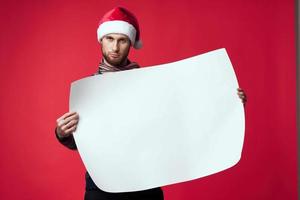 vrolijk Mens in een Kerstmis wit mockup poster studio poseren foto