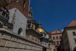 historisch kathedraal Bij de wawel Koninklijk kasteel in Polen in Krakau foto